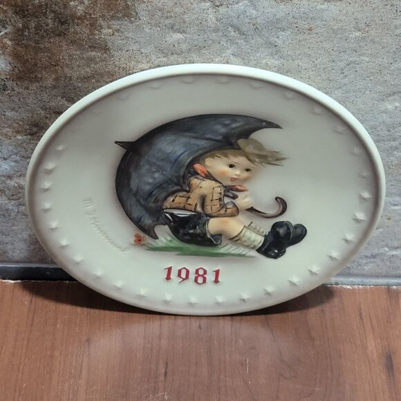 MJ Hummel 11th Annual Decorative Plate Umbrella Boy 1981 Goebel W Germany 1973 - Picture 3 of 9